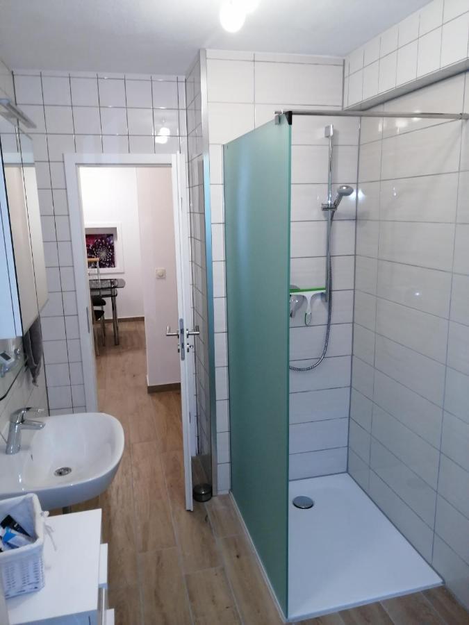 Ebenerdige Ferienwohnung mit großer Terrasse in der Nähe des Waldes, zum wohlfühlen Schöneck Exterior foto