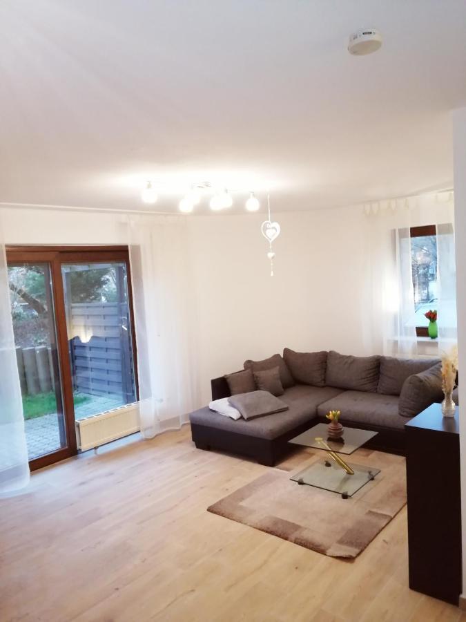 Ebenerdige Ferienwohnung mit großer Terrasse in der Nähe des Waldes, zum wohlfühlen Schöneck Exterior foto